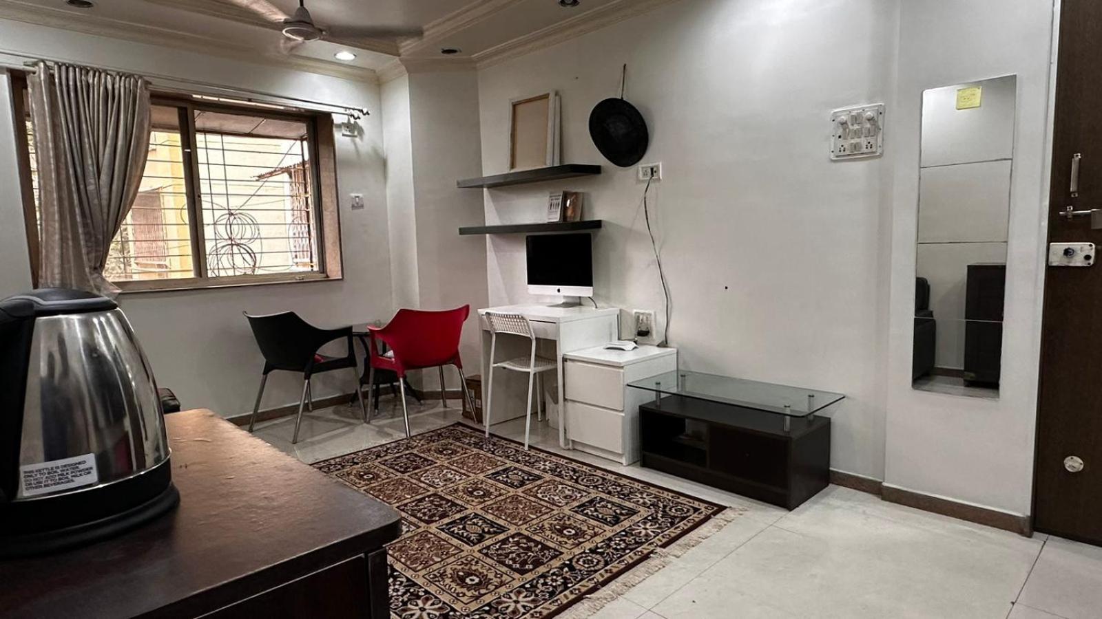 Apartment Shardaram Beside Ruby Hall Clinic & Crown Plaza *